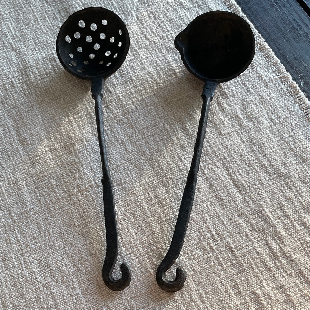 💕Vintage Black Cast Iron Ladles